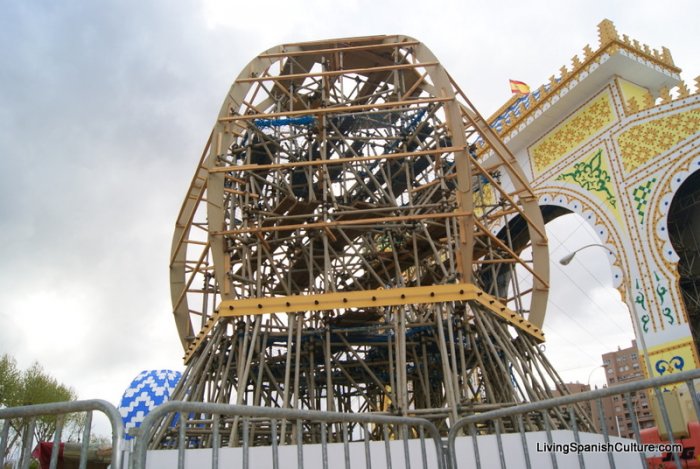 Sevilla,Feria de Sevilla,construccion portada (8)