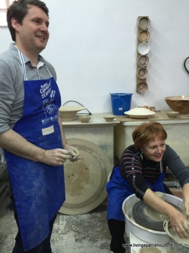 Antonio Mora. Craftsman ceramist. Manises (Valencia) (1).JPG