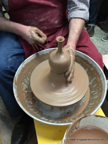 Pepe Royo. Craftsman ceramist. Manises (Valencia) (4).JPG