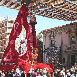 LA OFRENDA-VALENCIA-FALLASoffering of flowers to Our Lady f the Forsaken